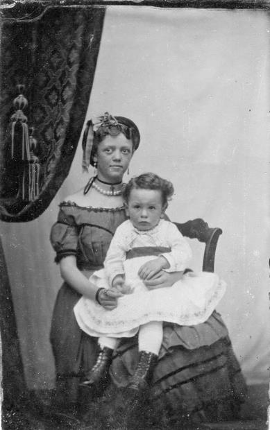 resized_redvelvet_p08F=Aunt Marie von Schueller & Ernest Heppenheimer.jpg